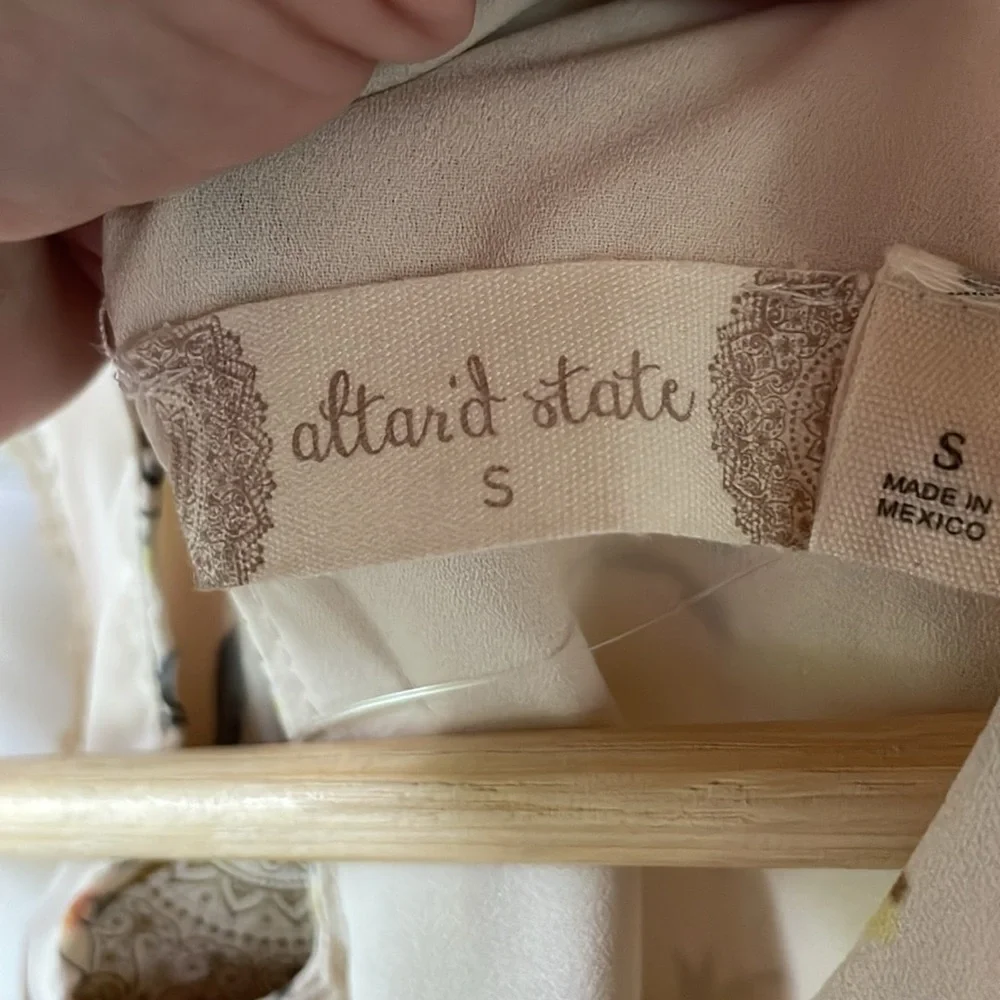 Tan flower print high neck dress - Picture 4 of 4